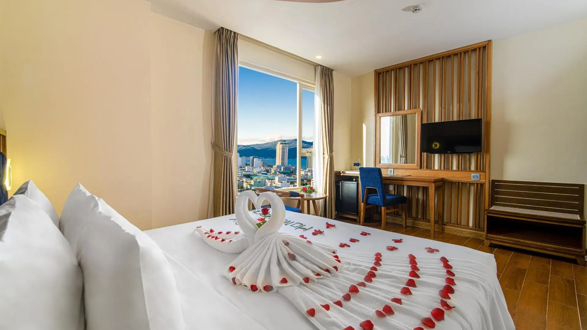 Fivitel King Hotel Da Nang 4*,  Vietnam