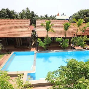 May Bungalow Отель